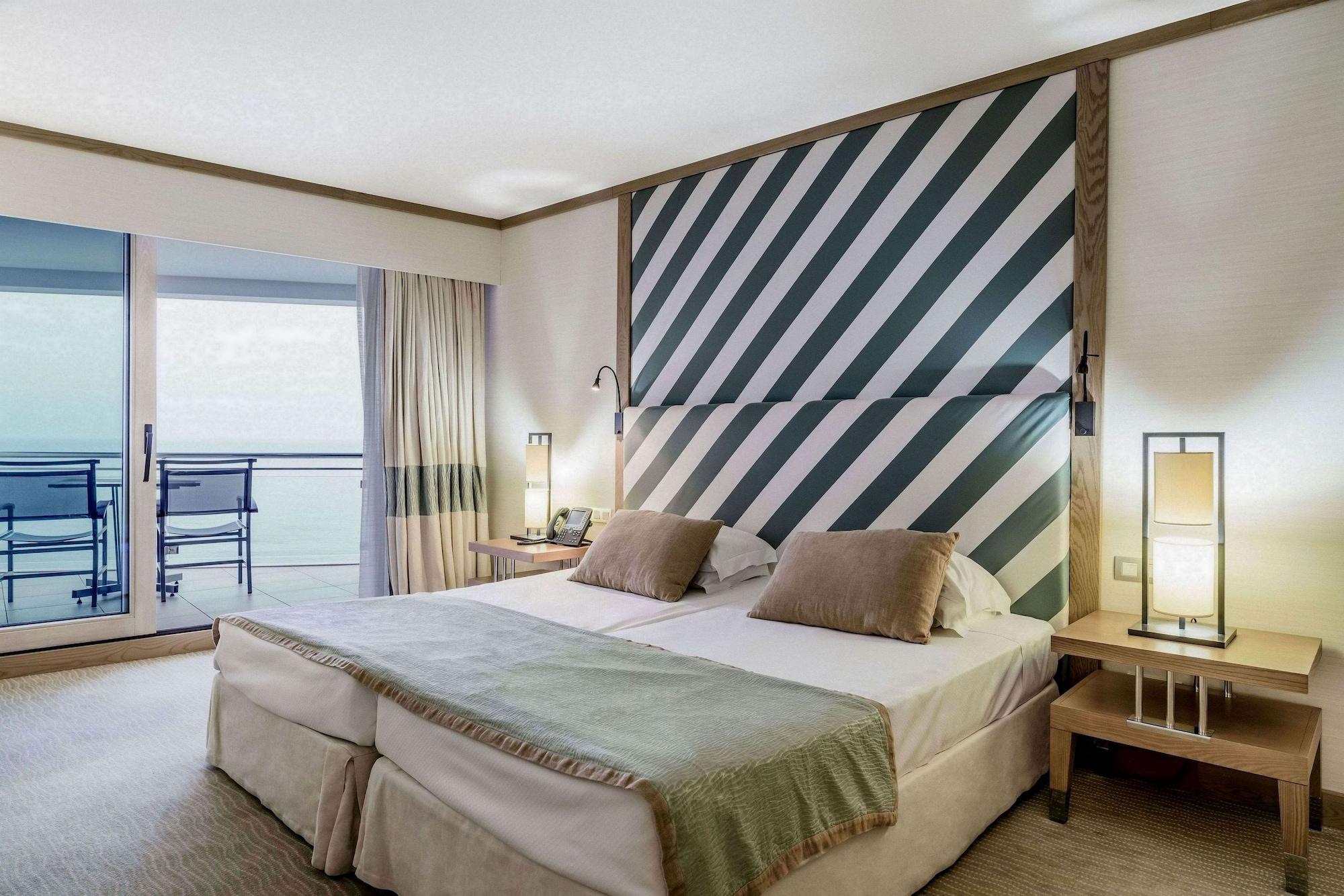 Sesimbra Hotel&Spa Exterior foto A bedroom at the Hotel de la Plage