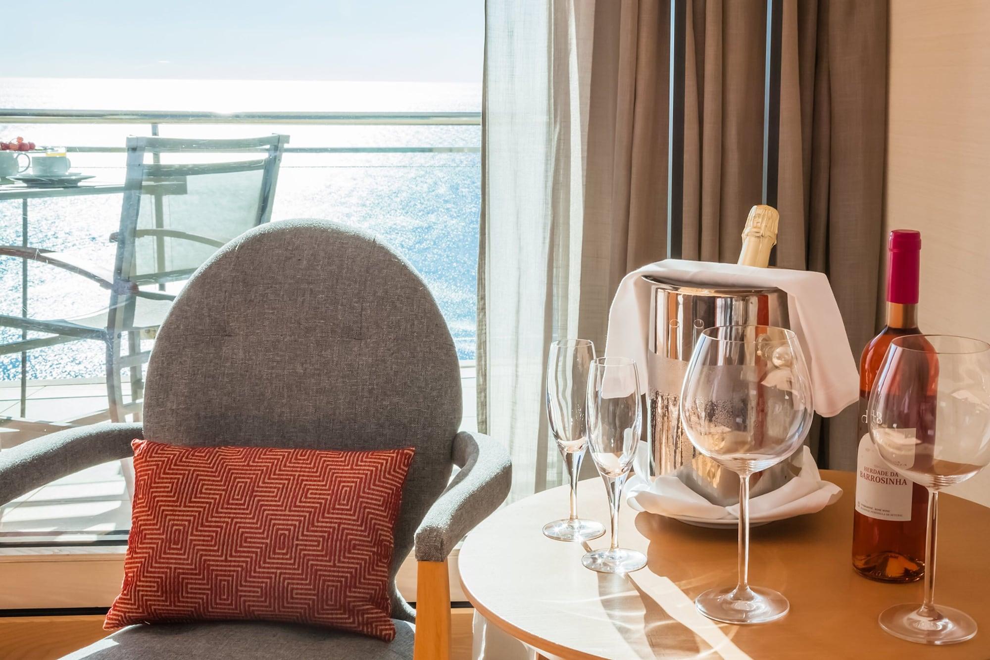 Sesimbra Hotel&Spa Exterior foto A wine cooler