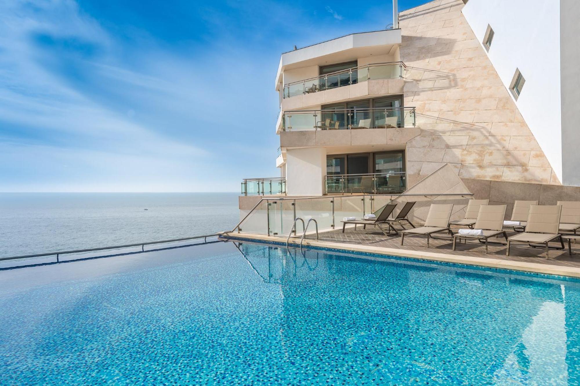 Sesimbra Hotel&Spa Exterior foto The hotel's rooftop pool