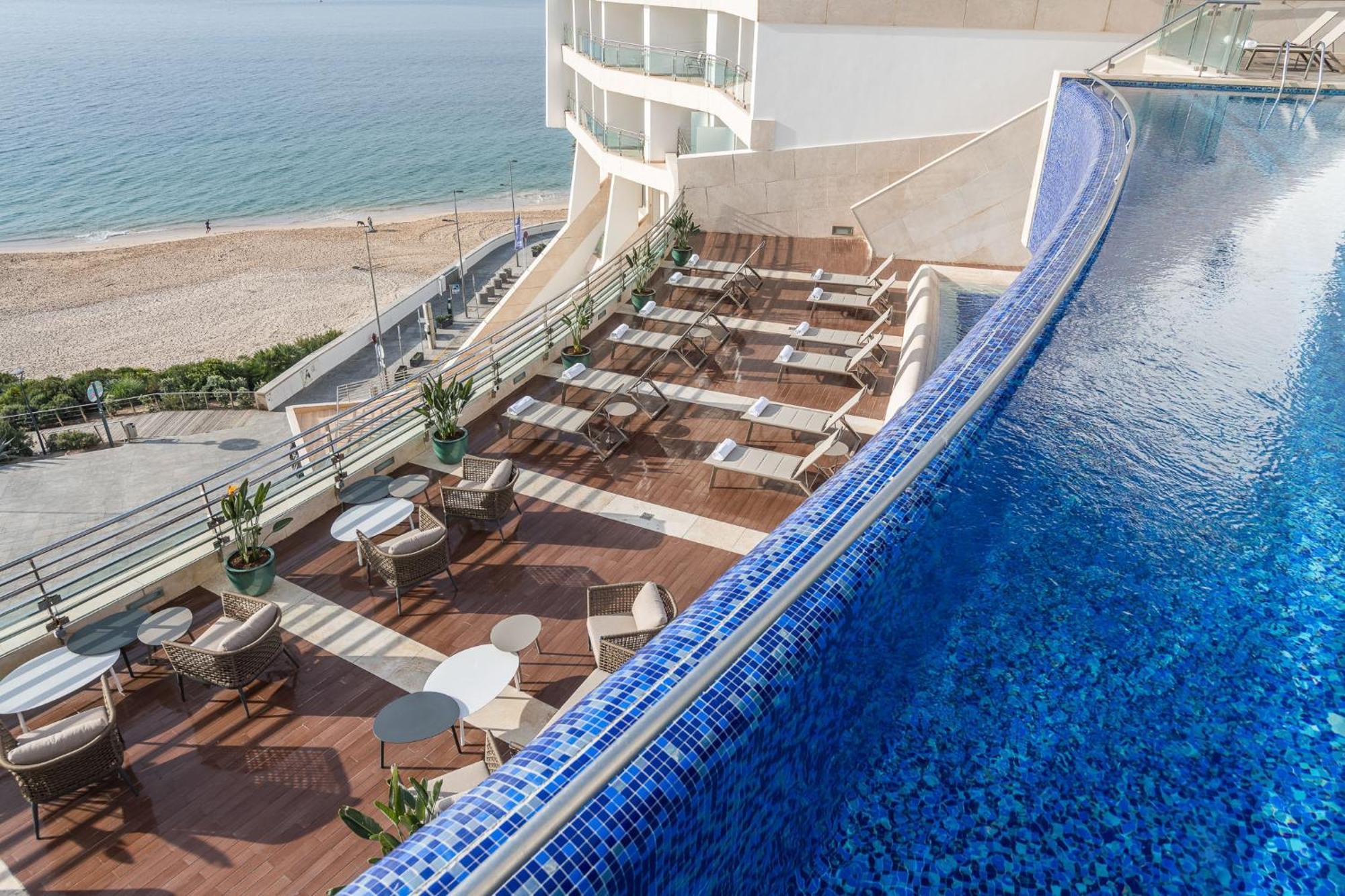 Sesimbra Hotel&Spa Exterior foto Infinity pool at the Hilton Tel Aviv