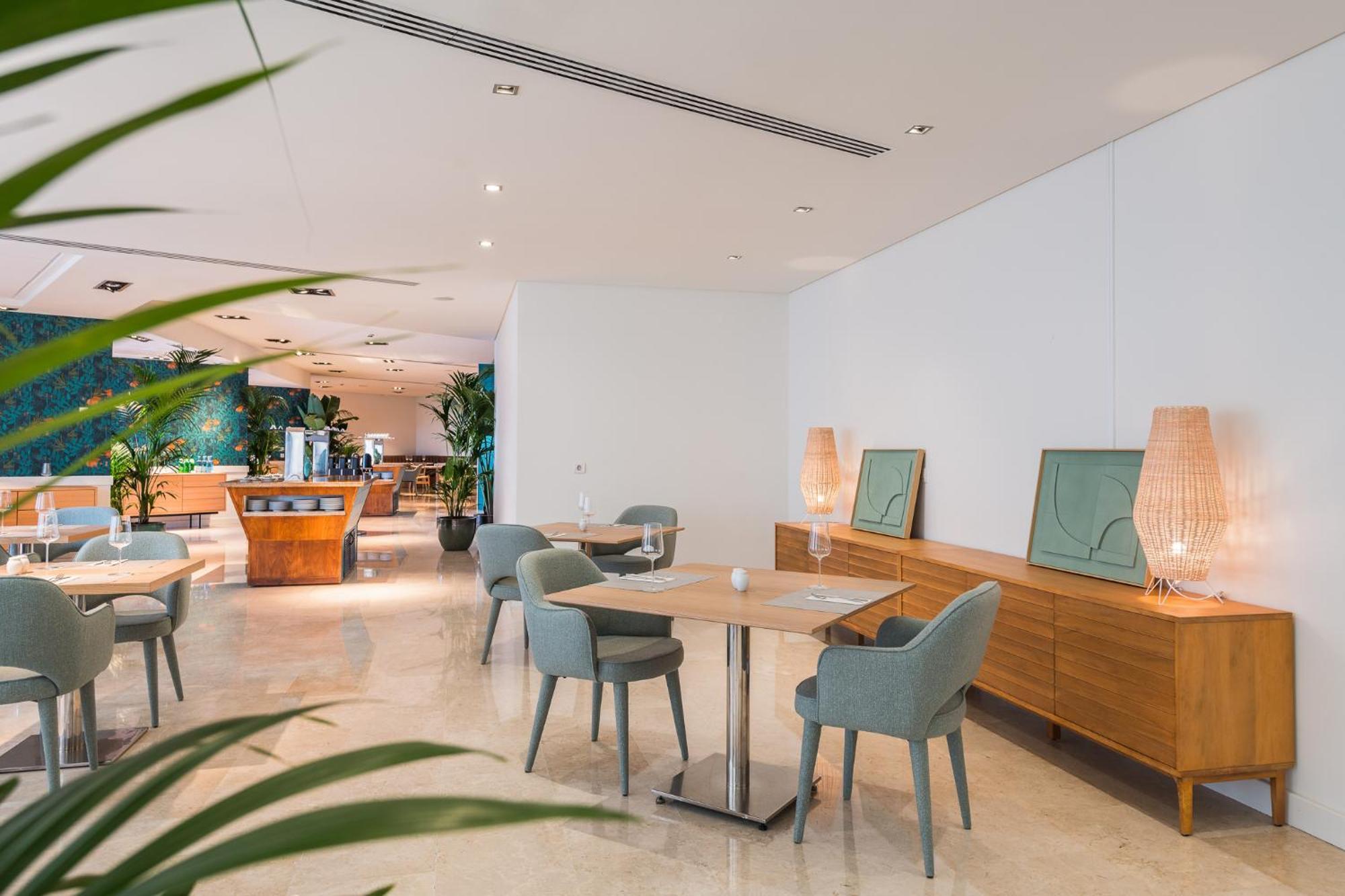 Sesimbra Hotel&Spa Exterior foto The lounge at the airport