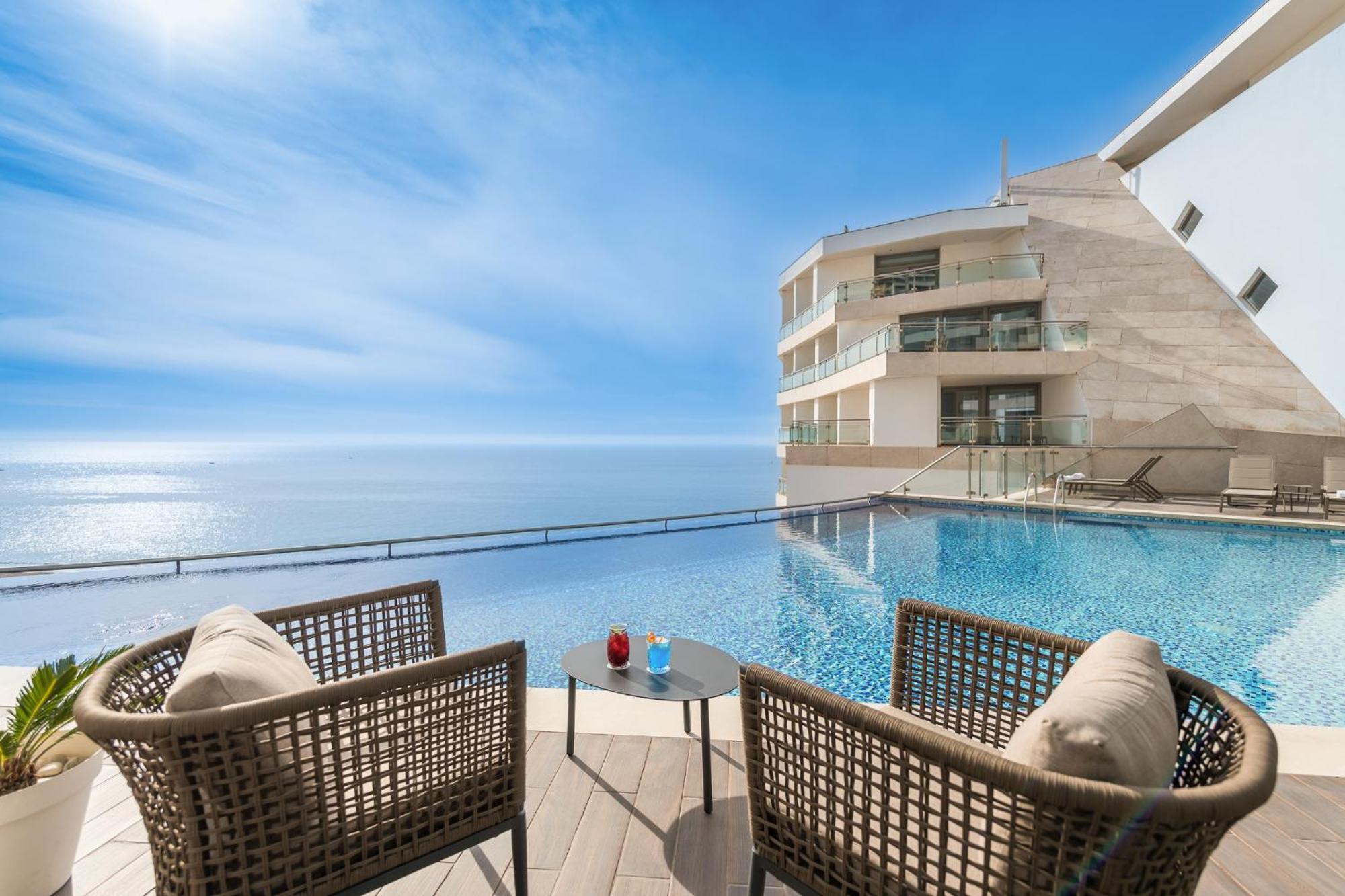 Sesimbra Hotel&Spa Exterior foto The swimming pool at the hotel