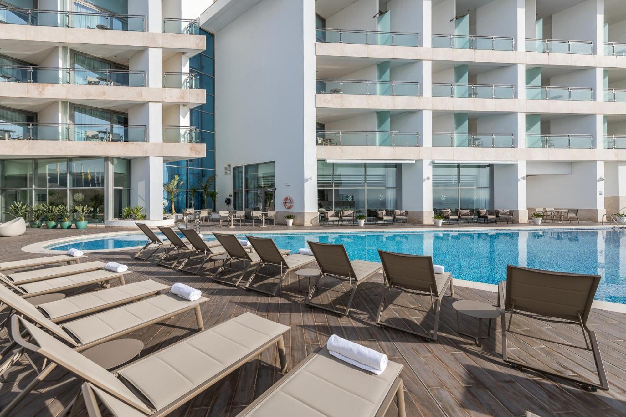 Sesimbra Hotel&Spa Exterior foto The swimming pool at the hotel