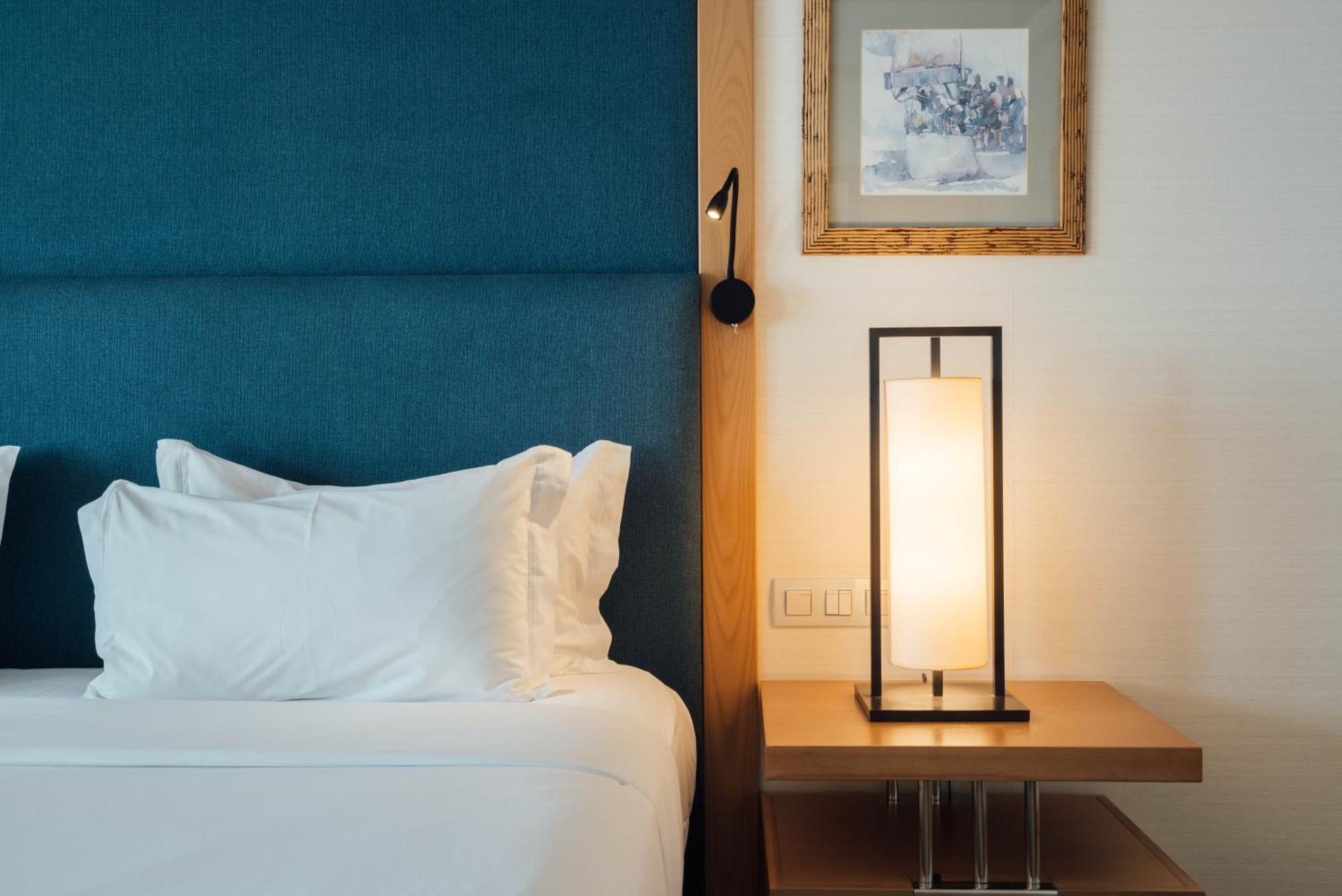 Sesimbra Hotel&Spa Exterior foto A bedside lamp